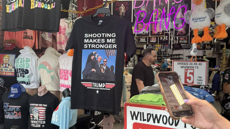 На Wildberries появились футболки с кадрами покушения на Трампа