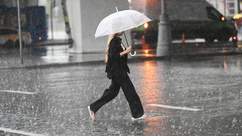 На запад и юго-запад Москвы обрушился ливень