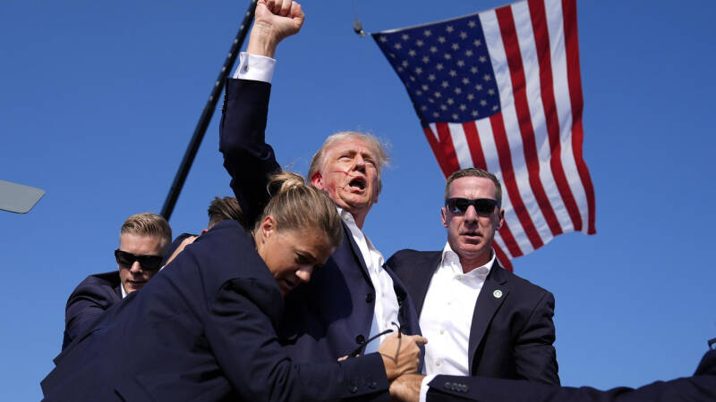 Президент Мексики осудил стрельбу на выступлении Трампа