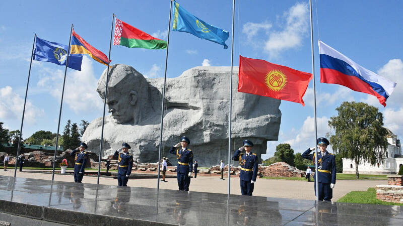 Виктор Васильев: Запад пытается оттянуть Армению от союзников