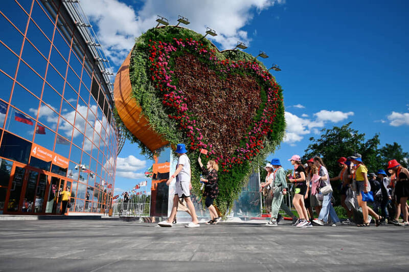 &laquo;Теперь вся&nbsp;Россия ваш&nbsp;друг&raquo;