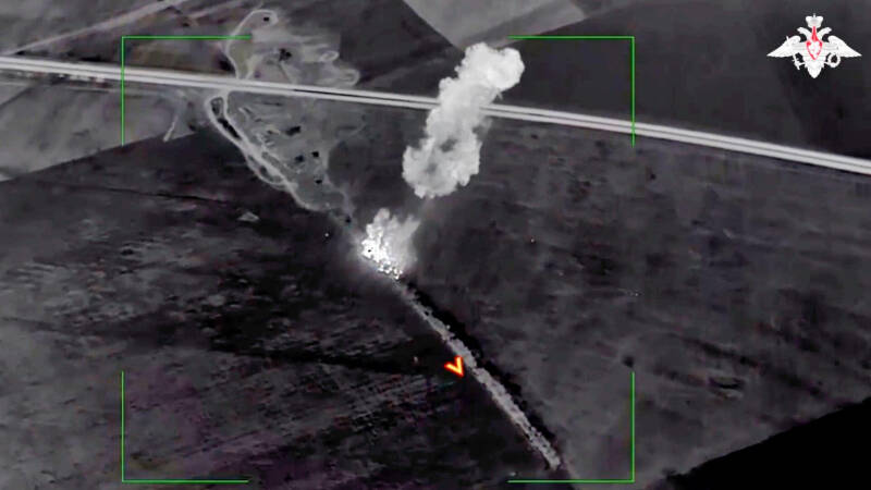 На Крымском мосту перекрыли движение автотранспорта