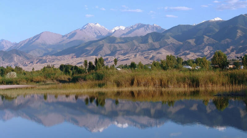 Озера вместо моря. Где купаться в Армении, Белоруссии, Киргизии, Казахстане