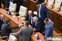 Куйвашев выделил миллионы на пиар депутатов
