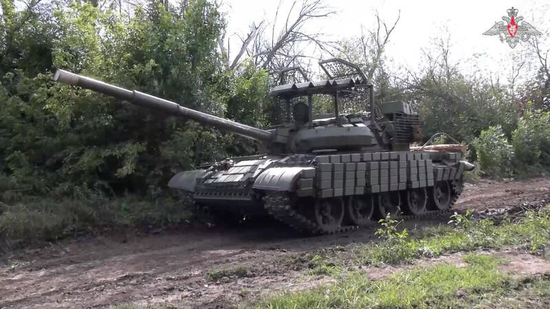 Танкисты группировки "Север" уничтожают противника в Курской области