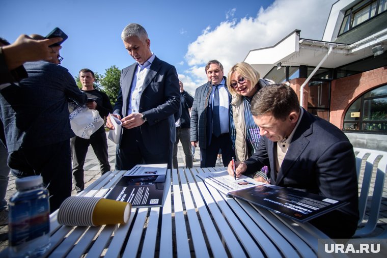 &laquo;Как в Петергофе&raquo;: Куйвашев оценил важный ремонт у своей резиденции