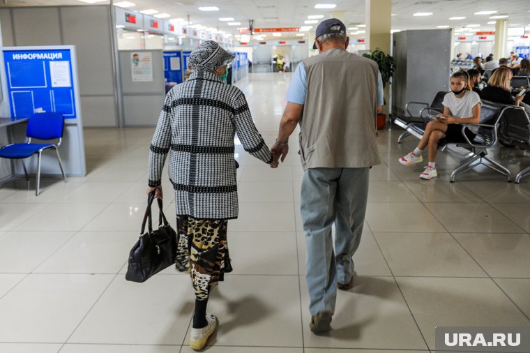 Выплаты за долгий брак: кто имеет право на деньги и что происходит с новым законом