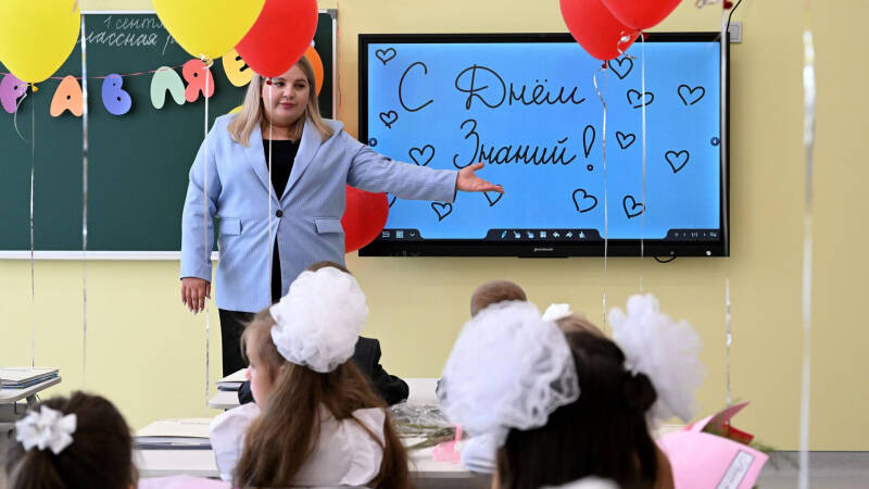 Опрос показал отношение родителей к школьной форме старых времен