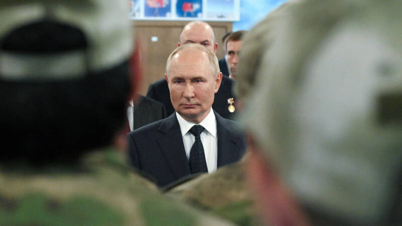 Путин заявил, что мечтал бы иметь больше таких солдат, как Кадыров