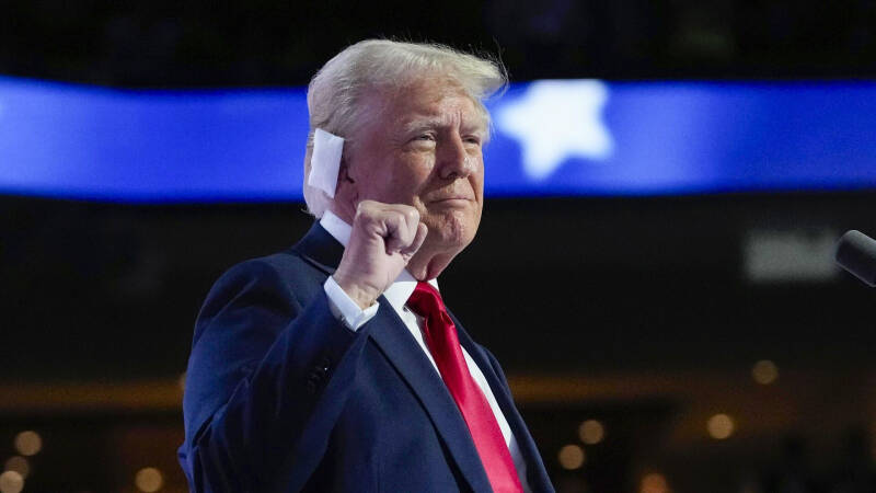 Трамп хочет провести три раунда теледебатов с Харрис