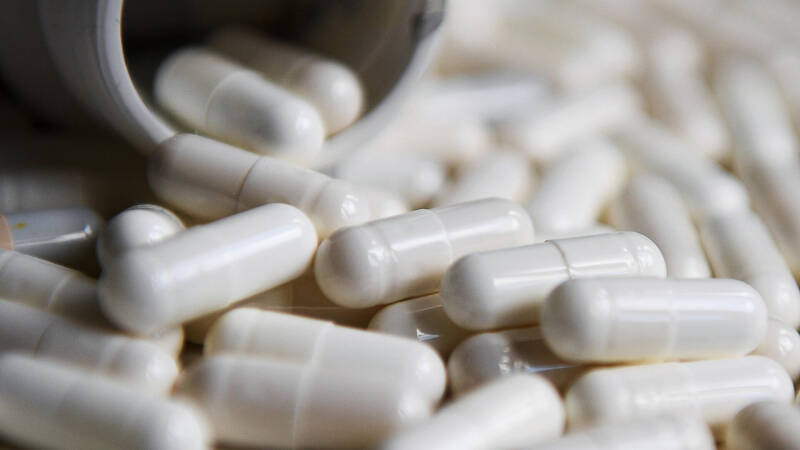 Роскачество обнаружило на маркетплейсах более 400 запрещенных БАД