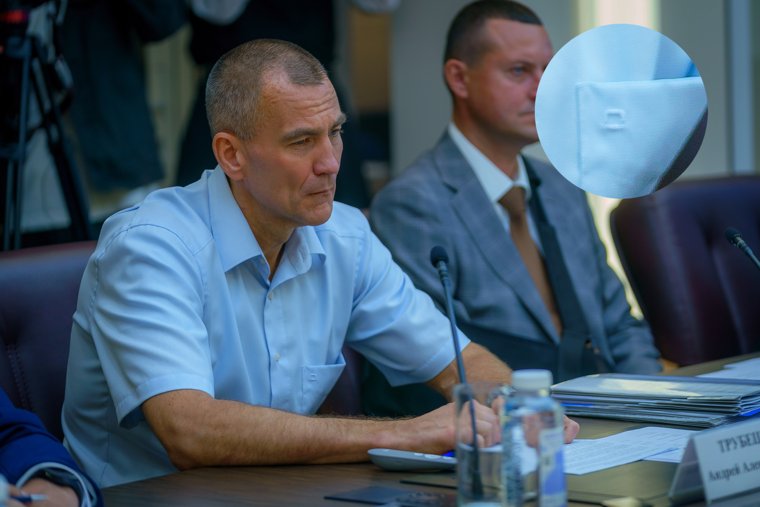 Мэр из ХМАО отказался от тяжелого люкса в одежде ради встречи с Кухаруком. Фото