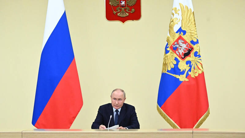 Путин отметил мужество строителей в Донбассе и Новороссии 