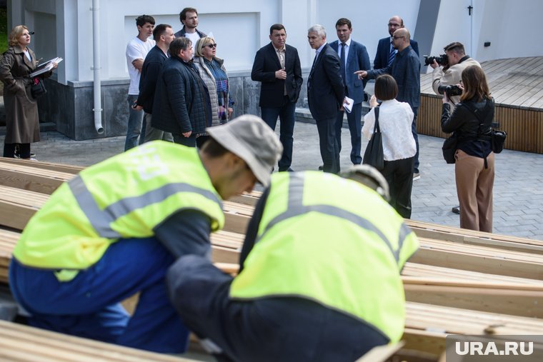 &laquo;Как в Петергофе&raquo;: Куйвашев оценил важный ремонт у своей резиденции