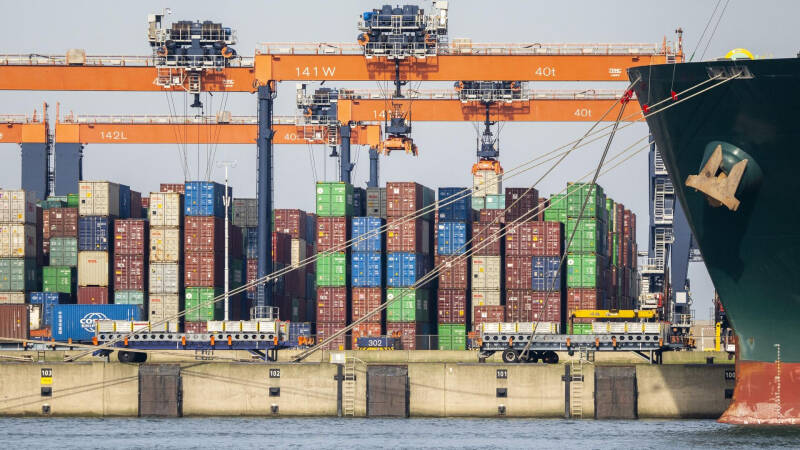 Опять просят у России. Москва удержала лидерство в ключевой отрасли